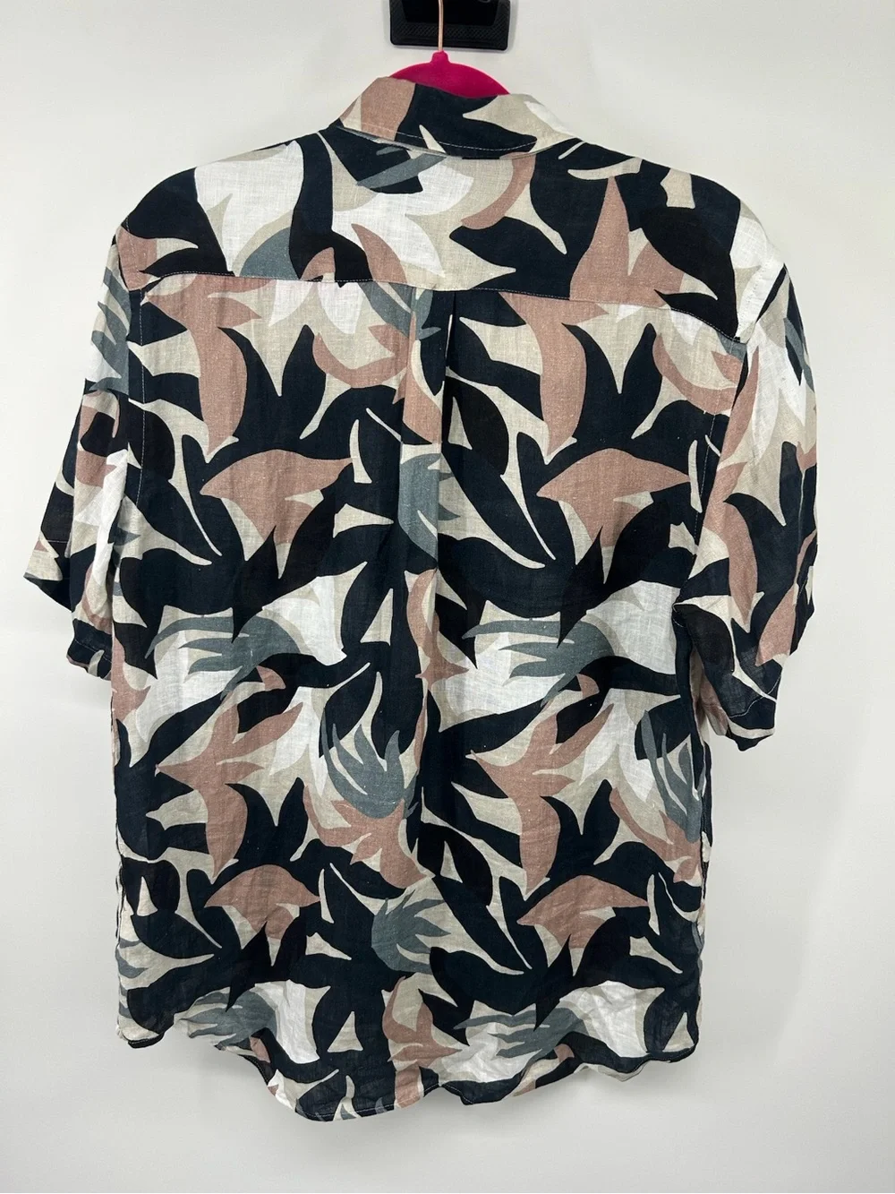 Men's Short-Sleeve Button-Up Shirt in Black and Brown - Casual Patterned Shirt